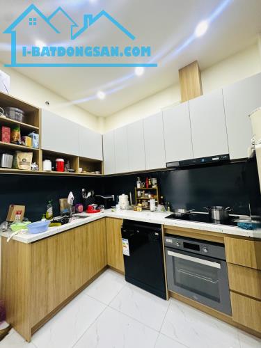 Bán gấp nhà mới Tân Thành VIP Tân Phú, hẻm xe tải, nở hậu sầm uất, đủ tiện ích, chỉ 4.X tỷ