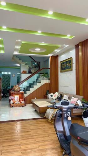 Bán nhà 1 trệt 2 lầu gần Ngã Tư VinCom, Tân Mai, Biên Hòa, 77m2, giá 6 tỷ 500.