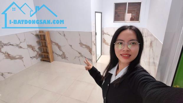 Ngay Lê Thúc Hoạch, nhà mới vào ở ngay, hẻm 4m thông chỉ nhỉnh 5Đ