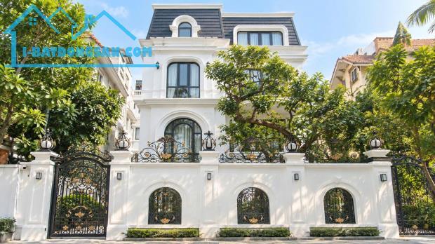 Anh Bảy bán Gấp biệt thự KĐT Văn Quán gần hồ Văn Quán 260m2 chỉ 4x tỷ. LH 0989626116