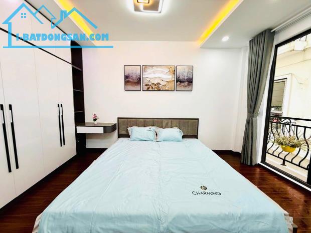 Bán Nhà 14/13 Ngõ Đền Tương Thuận Phố Khâm Thiên, Nhà Mới Lô Góc DT: 16m/4 Tầng - 5.5 Tỷ
