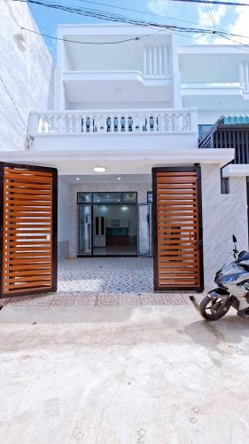 Cần thanh lý nhà 1 trệt 1 lầu siêu đẹp KDC Mặt Tiền QL50