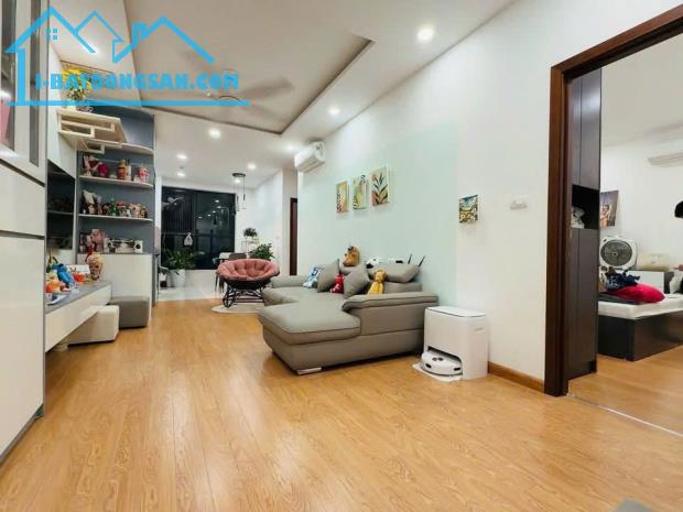 Chung cư Eco Lake View 3 ngủ đủ nội thất giá 5,6 tỷ