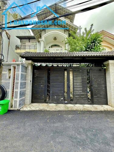 Biệt thự Lê Văn Chí – Dt 165.9m² (7 x 24m) x 3 tầng – Gara ô tô 7 chỗ – Ngay ga Metro