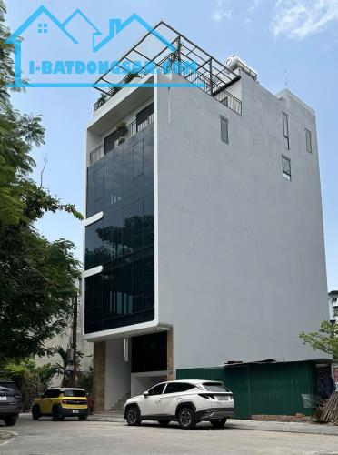 House for sale, 100 m², Long Biên
