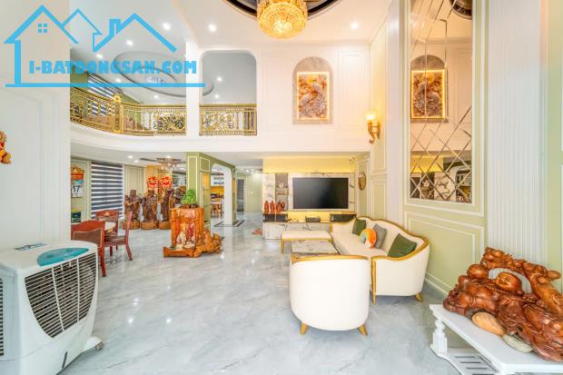 *Bán Biệt thự 3 tầng đẹp, đường Phạm Nhữ Tăng, dt 225m2 (ngang 10m), giá 21,5Tỷ