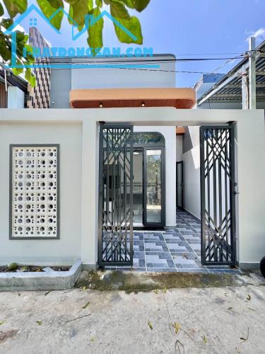 Bán Nhà Cấp 4 - 5x18m2 - Gần Chợ Bình Chánh - Giá 795 Triệu
