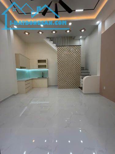 Nhà Tân Phú ngay Lũy Bán Bích - Cách Mạng, 2 tầng ở ngay - ngang hơn 5m - 52m2 – hơn 3tỷ