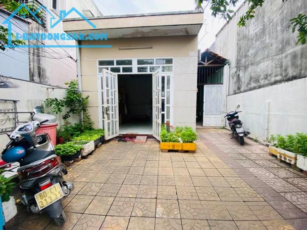 K3118* Nhà 140m2 QL13 Hiệp Bình sân đỗ ô tô 10.x tỷ