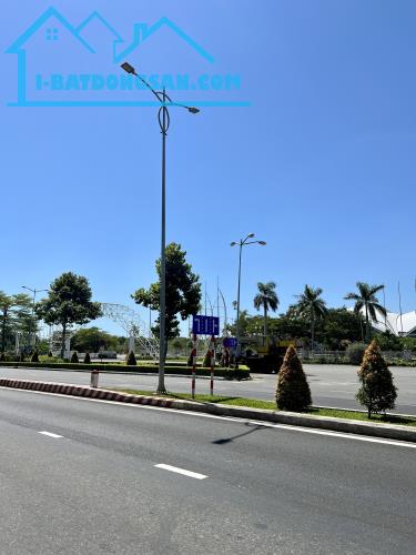*Bán Nhà 4 tầng, 13 phòng, đường Cách Mạng Tháng 8, Ngay Hội Chợ triển lãm, BV Tâm Trí