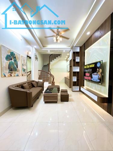 BÁN NHÀ KIM NGƯU – HAI BÀ TRƯNG Ô TÔ ĐỖ CỬA, NGÕ THÔNG, 5 TẦNG NỘI THẤT ĐẸP, NHỈNH 8 TỶ.