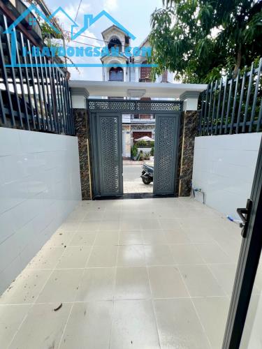 BÁN NHÀ MẶT TIỀN MAI HẮC ĐẾ QUẬN 8 - 3 TẦNG- XE HƠI ĐẬU TRONG NHÀ -NHỈNH 5 TỶ- 0784968131