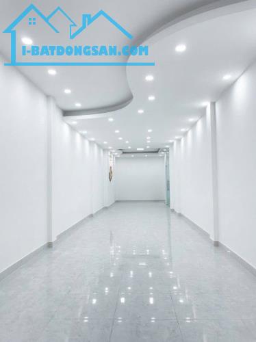 Nhà Tân Bình - Cách Mạng Tháng 8, 3 tầng ở ngay - KD đa dạng, ngang hơn 4m -dài 19m-19 tỷ