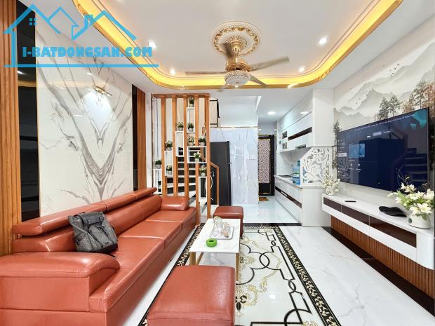Sở hữu nhà xinh 1 trệt 4 lầu Trần Quang Diệu Quận 3 TP.HCM
