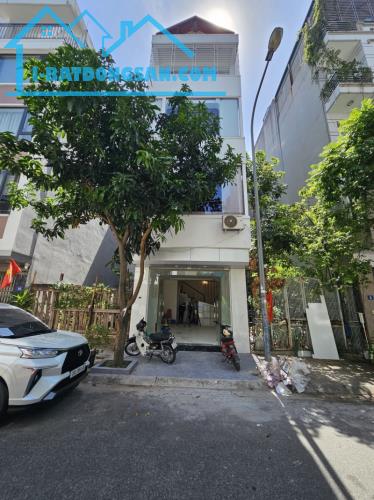 Bán nhà TĐC Giang Biên,Long Biên 4 tầng,40m,mt4.1m vỉa hè,oto tránh nhỉnh 12 tỷ