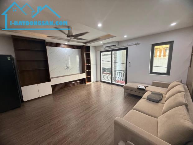 Bán nhà Kim Giang - Ngõ 10m - Gara oto - 32m2 - 5 tầng - MT5M - Full nội thất.