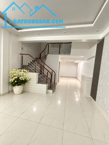 Kiều sơn-60m-mặt tiền bề thế 4,5-đường trước nhà 6m-oto ngủ trong nhà