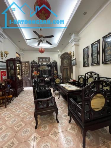 Bán nhà Mặt Phố Hoàn Kiếm 200m2, 4 tầng, nhỉnh 100 tỷ