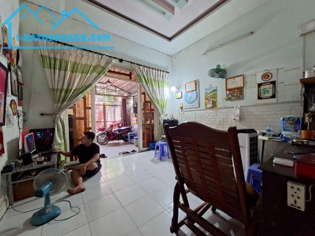 Bán nhà C4 kèm dãy trọ Phạm Văn Đồng - 186m2 - thu nhập 120tr - giá 11 tỷ