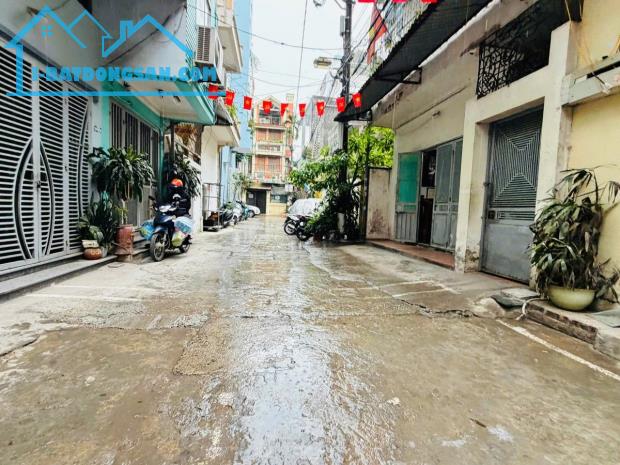 Bán nhà đường Giải Phóng 54m2, mặt tiền 6m Gara ô tô sổ vuông nhỉnh 16 tỷ QH ổn Định