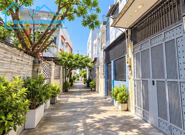 BÁN NHÀ ĐƯỜNG XE HƠI QUỐC LỘ 13, GẦN VẠN PHÚC CITY, 3TẦNG, 65M2, 6TY. ZL: