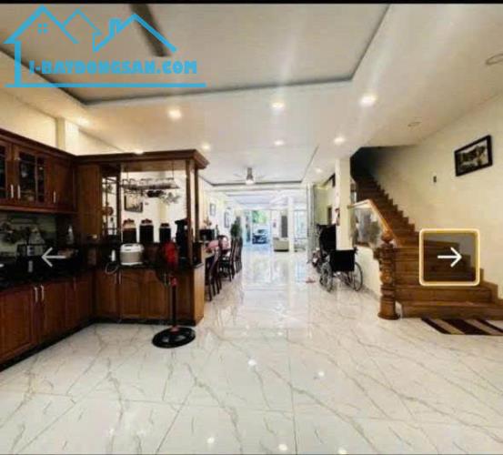 Bán Biệt Thự Víp Bàu Cát, Tân Bình, 192m2, 3 Tầng Mới, Ngang Khủng 7m, Nhỉnh 35 Tỷ TL.