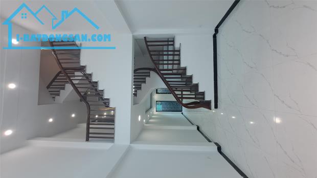 Bán nhà Vĩnh Trung, 40m² x 5 tầng, mới koong, giá chào 5 tỷ