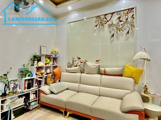 BÁN NHÀ 4 TẦNG MẶT TIỀN RỘNG, RẤT GẦN ĐƯỜNG Ô TÔ THÔNG PHỐ NGUYỄN TRÃI – THANH XUÂN.