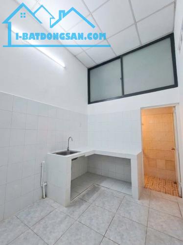 Nhà Tân Phú ngay LBích - Huỳnh Thiện Lộc, 2 tầng ở ngay, ngang gần 4m – 58m2 - hơn 3 tỷ