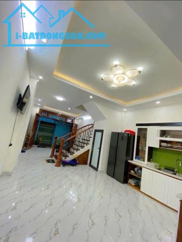 BÁN NHÀ ĐẸP NGÃ TƯ VỌNG–45M² 5 TẦNG – 02 THOÁNG –TỔNG 6 PHÒNG NGỦ – SỔ NỞ HẬU–GIÁ 10.2 TỶ