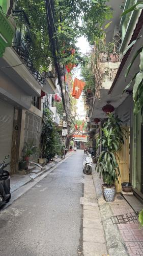 Bán nhà phân lô phố 8/3, ô tô vào nhà, không quy hoạch