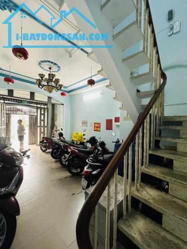 Nhà đẹp có dòng tiền, diện tích 82m2, 3 tầng bán chỉ 7,85 tỷ. Ngay Phạm Văn Bạch, Tân Bình