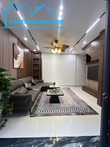 BÁN NHÀ XÂY MỚI PHỐ ĐẠI LA–30M² 6 TẦNG THANG MÁY–FULL NỘI THẤT CAO CẤP–SỔ CẤT KÉT–GIÁ 9 TỶ