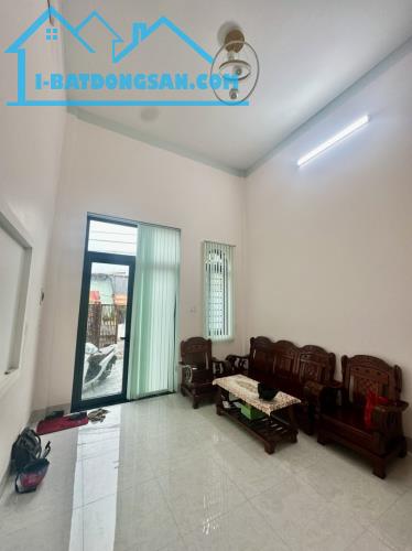 Bán nhà đường số 11, Linh Xuân, Thủ Đức, TP HCM. DT 70m2, 2 tầng, sổ hồng riêng. Giá 5 tỷ.