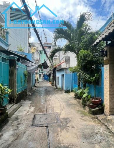 Bán nhà Tám Danh P.4 Q.8. Diện tích 52,6m2. Kết cấu 5 tầng 5PN 6WC. Hoàn công đủ.