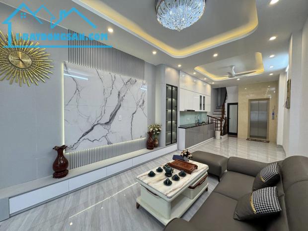 BÁN NHÀ MỚI 6 TẦNG THANG MÁY NỘI THẤT ĐẸP, GẦN ĐƯỜNG Ô TÔ, PHỐ GIÁP NHỊ - HOÀNG MAI.