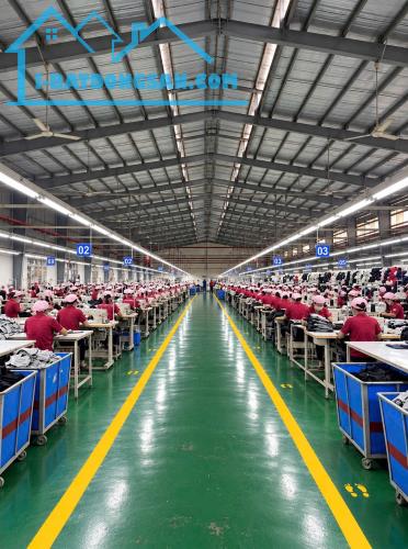 Bán nhà xưởng may mặc có sẵn 10 chuyền may, gần sân bay Long Thành, 11000m2, giá 70 tỷ.