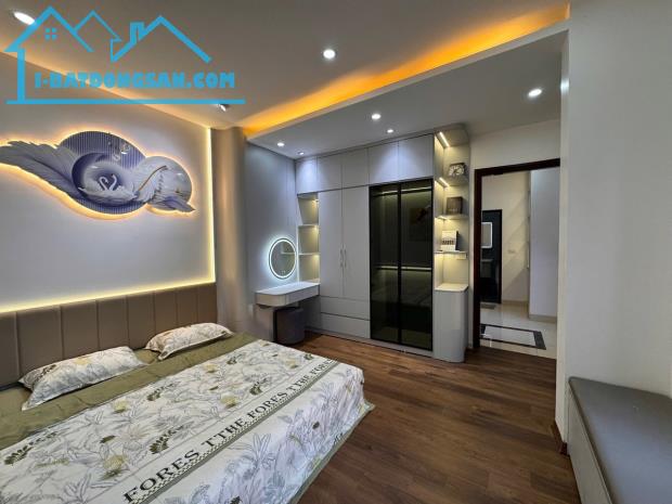 Siêu phẩm Đường Giải Phóng 38m2, 5T đẹp long lanh, lô góc 9.95 tỷ tặng full nội thất