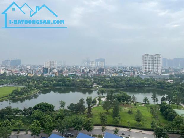 Căn chung cư cao cấp, vị trí trung tâm, ban công view hồ nước, khu dân cư văn minh