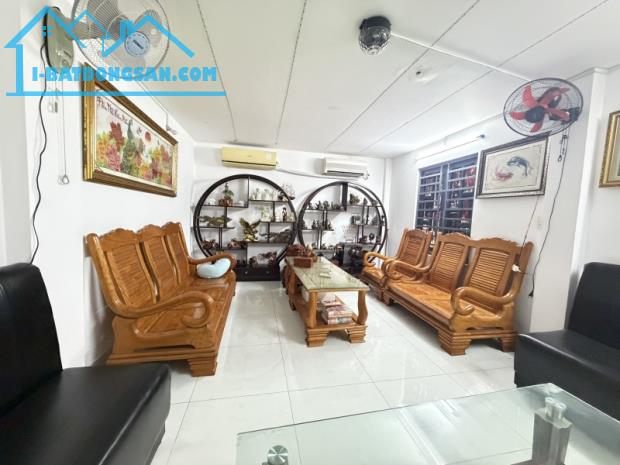 Nhà ở + dãy trọ – Dt 150m² (5 x 30m) x 3 tầng – 3PN, 3WC – Nguyễn Duy Trinh
