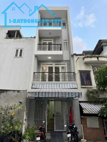 Bán nhà 4 tầng 4x10m mặt tiền kinh doanh đường số Tân Quy trung tâm Q7 chỉ 7.5tỷ