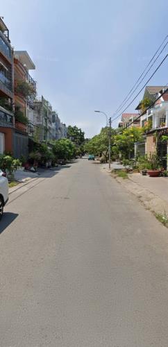 Bán Biệt Thự mặt t.i.ề.n đường KDC Bình Hưng. Diện tích 144m2. Kết cấu 3 tầng 4PN 4WC.