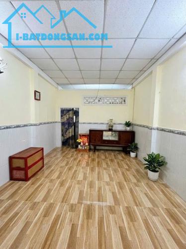 Nhà HXH Tân Bình - Lạc Long Quân, 2 tầng - ở ngay - ngang gần 4m - 60m2 - hơn 4 tỷ.