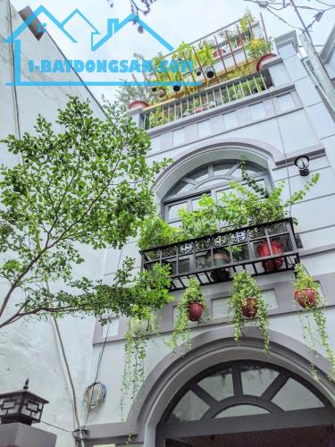 Giảm 200tr còn 5.8 tỷ - NHÀ BÌNH THẠNH 4 TẦNG - DT 28m² nở hậu - cách 30m ra HXH