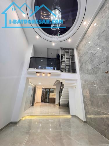 Bán gấp nhà mới 5 tầng Lương Thế Vinh, VIP Tân Phú 5 phòng ngủ, hoàn công đủ, nhỉnh 8 tỷ.