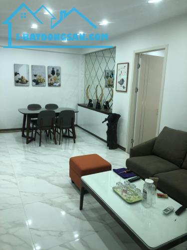 Nhỉnh 5 tỷ, sở hữu căn 2PN SEASONS AVENUE S1 tầng trung full option sổ hồng