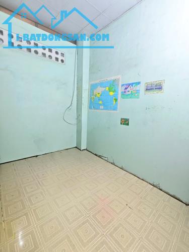 LÊ HỒNG PHONG - QUẬN 10 - 38M2 - 2 TẦNG - CĂN GÓC CÓ CỬA HÔNG - HẺM 3M - 20M RA MẶT TIỀN.