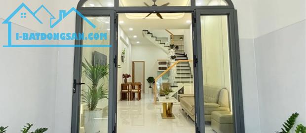 Bán nhà riêng 2 tầng phường Tân Sơn, Hồ Chí Minh diện tích 46m2