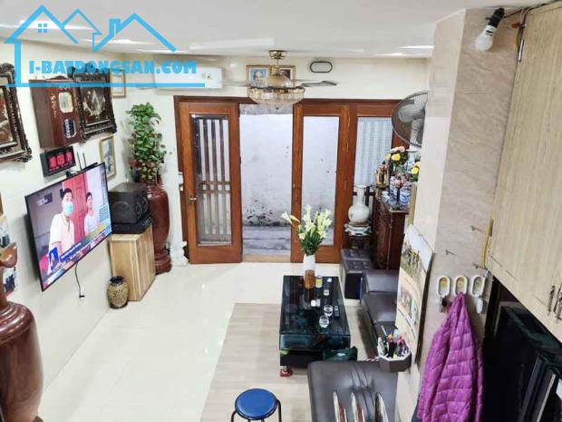 Bán nhà Lạc Long Quân, Tây Hồ, vị trí đẹp, 14tr/t, giá đầu tư, 116mx3t, 26 tỷ, 0985696268