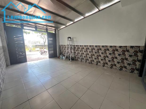 BÁN NHÀ MẶT TIỀN MỄ CỐC QUẬN 8 - 105M2 - XE HƠI ĐẬU TRONG NHÀ - NHỈNH 5 TỶ- 0784968131